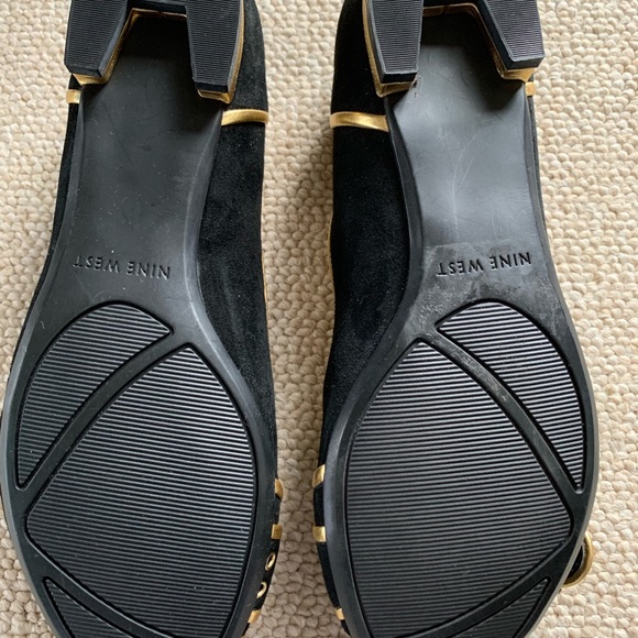 NINE WEST GOLD TRIMMED BUCKLED BALLET FLATS - Picture 3 of 3
